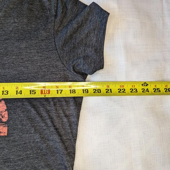 The North Face V Neck Logo Slim Fit Tee Shirt - Picture 4 of 6